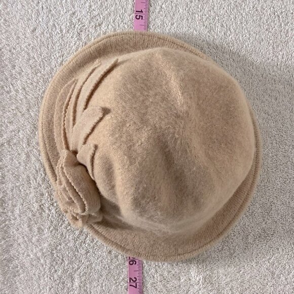 D&y Tan Beige Wool Cloche Hat With Flower Decoration - Picture 5 of 11